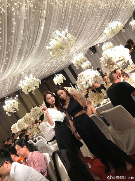 王思聪前女友雪梨订婚宴曝光 简直是网红们的大聚会