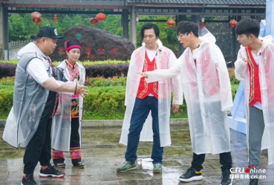 好運旅行團_fororder_兩隊運氣比拼