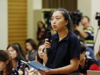 中央电视台记者提问_fororder_7