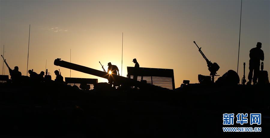 晨光初照阅兵场