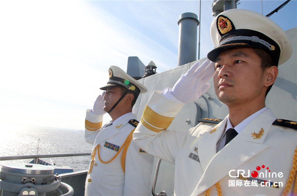 中国海军舰艇参加俄海军节庆典海上阅兵