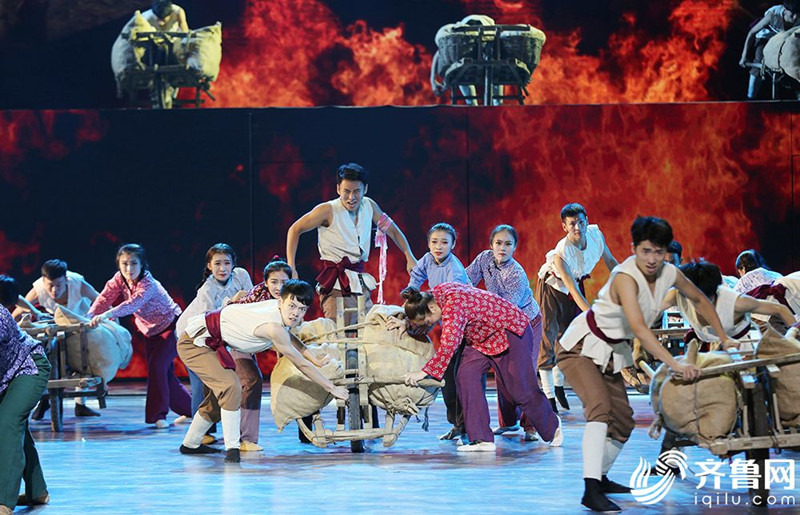 庆祝人民解放军建军90周年文艺演出在山东大剧院举行 庆祝人民解放军建军90周年文艺演出在山东大剧院举行_fororder_1501344512241_副本