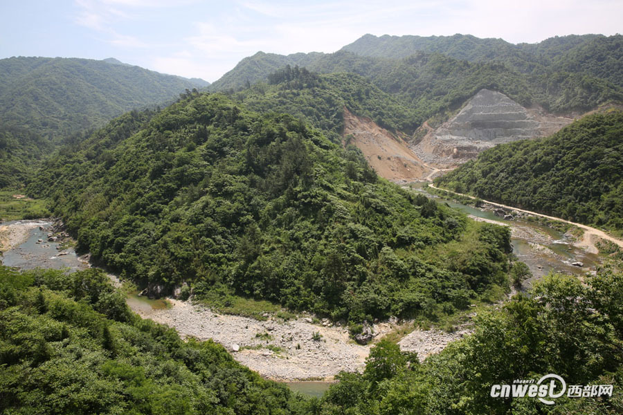 佛坪石墩河老镇因引汉济渭工程将沉入库底 新镇已建成